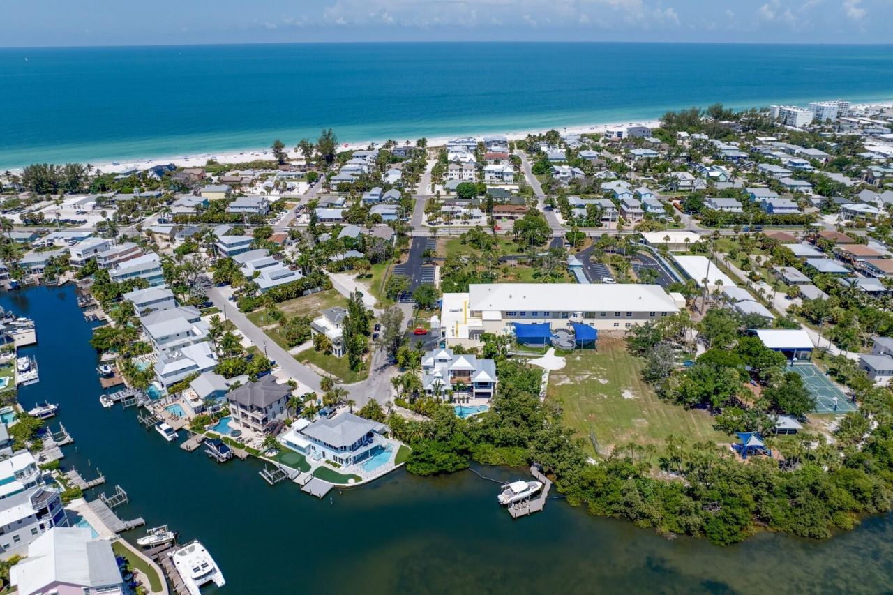 220 N Harbor Drive, Holmes Beach, FL 34217 Photo
