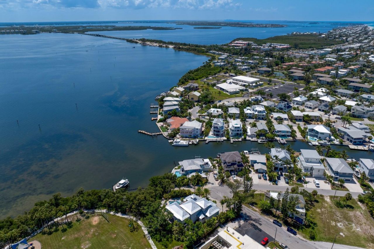 220 N Harbor Drive, Holmes Beach, FL 34217 Photo