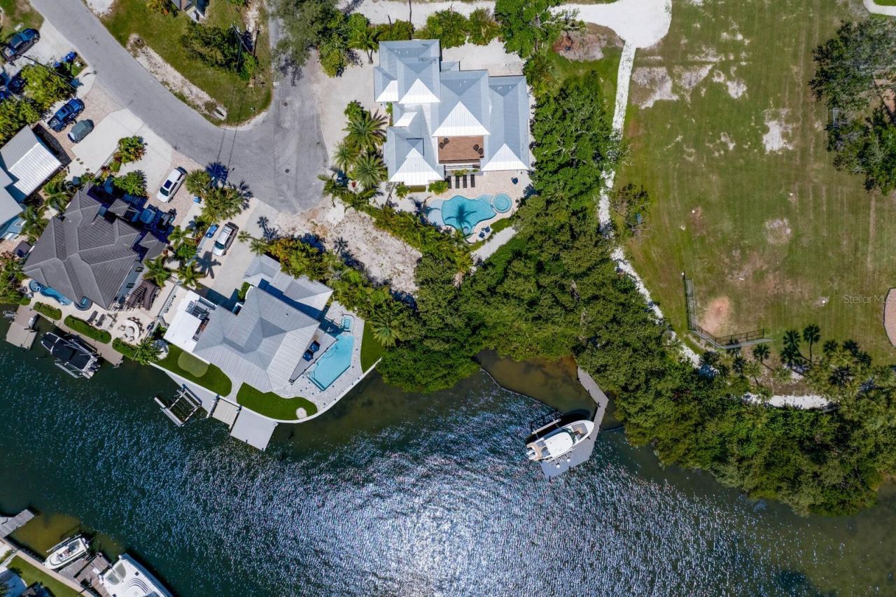 220 N Harbor Drive, Holmes Beach, FL 34217 Photo