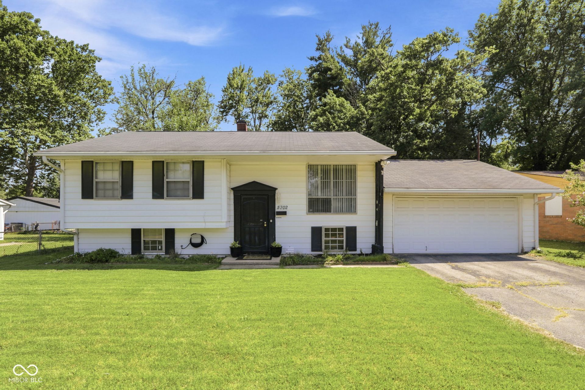 5702 Windmill Drive, Indianapolis, IN 46254 Main Photo