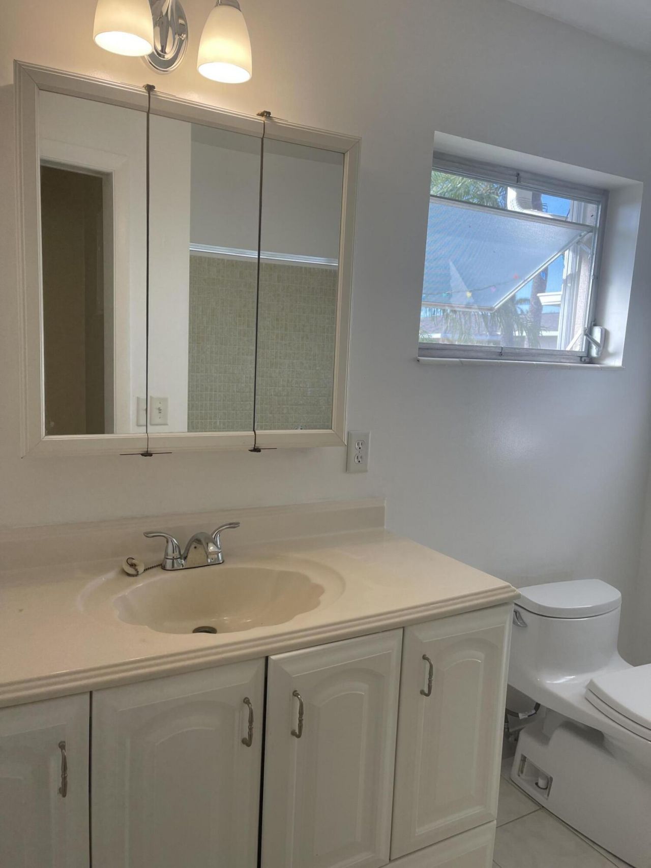 2676 Dudley Drive E, Unit B, West Palm Beach, FL 33415 Photo