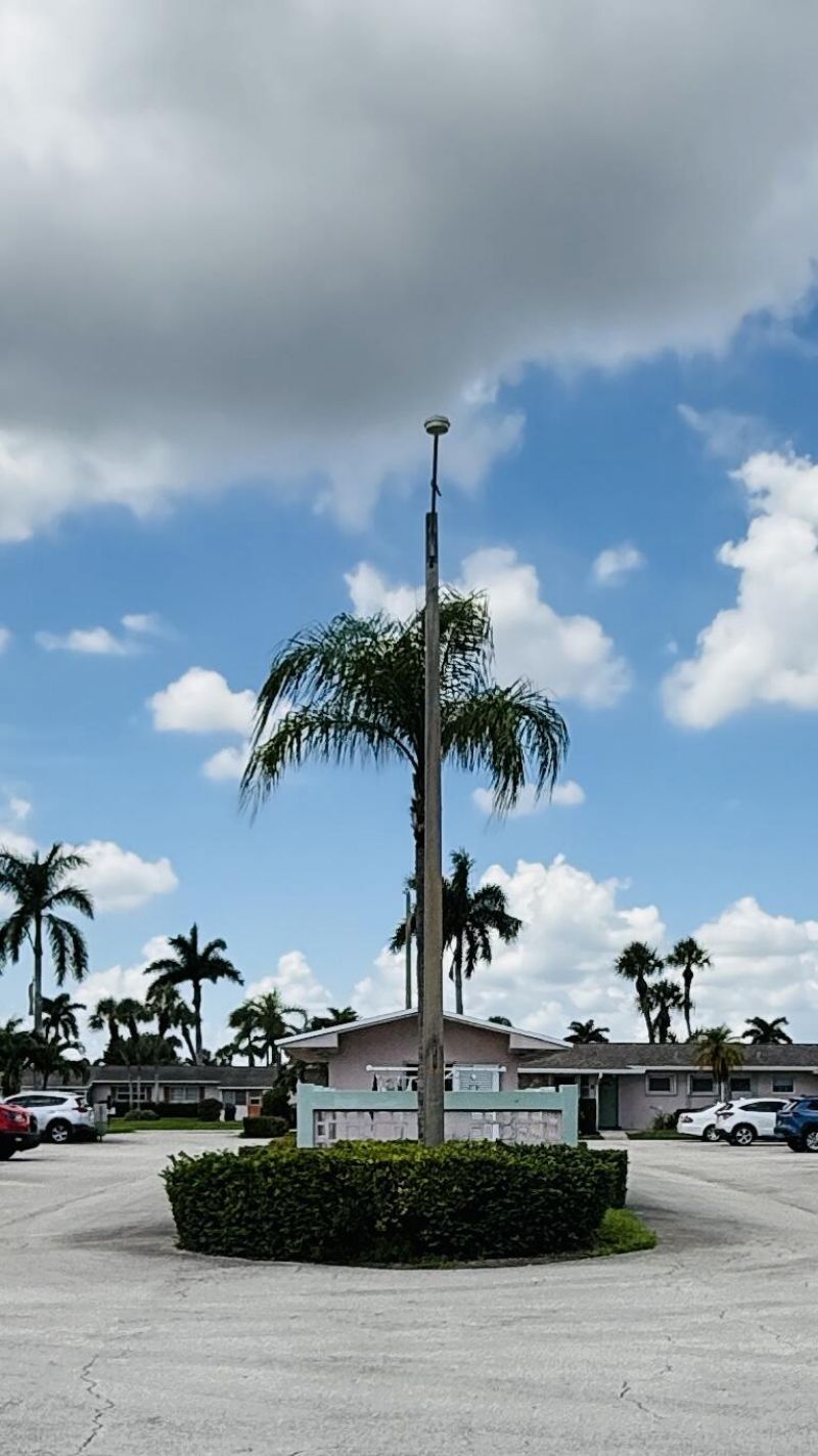2676 Dudley Drive E, Unit B, West Palm Beach, FL 33415 Photo