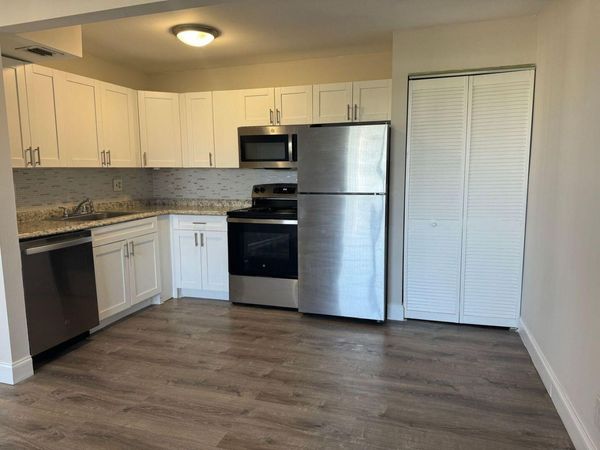 537 S SEQUOIA Drive, Unit Apt 309, West Palm Beach, FL 33409