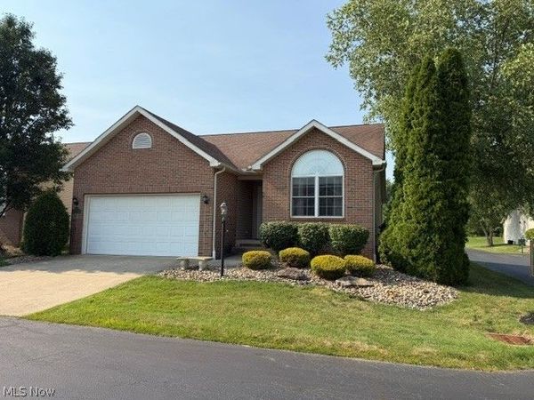 130 Royal Troon , Warren, OH 44484