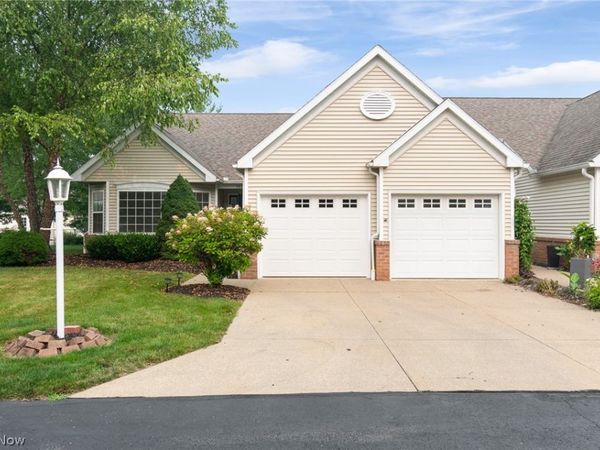 2823 Stratford Circle , Green, OH 44312