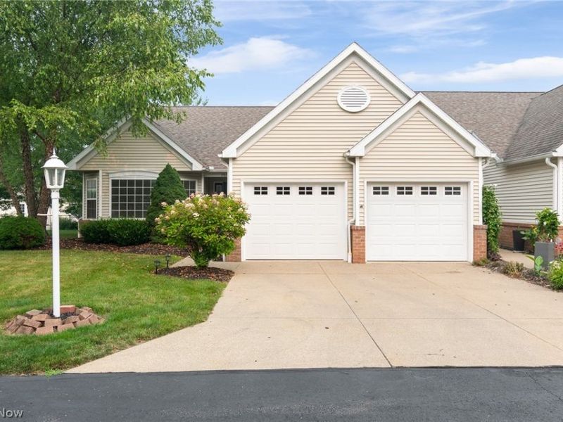 2823 Stratford Circle, Green, OH 44312 Photo 1