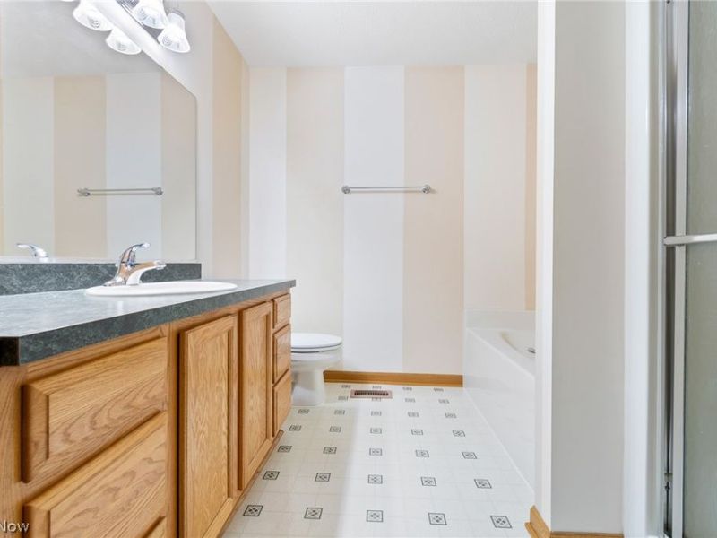 2823 Stratford Circle, Green, OH 44312 Photo 15