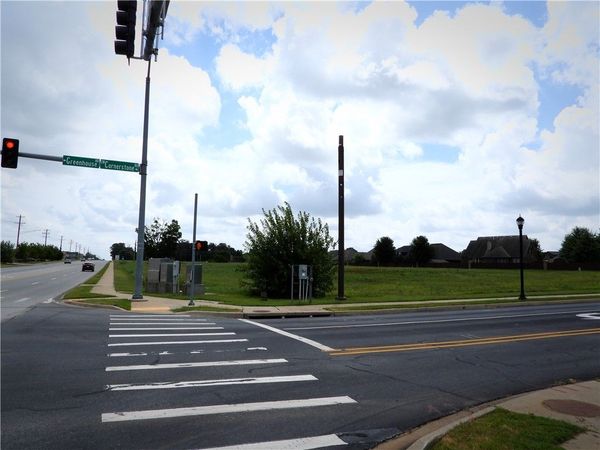 SW Regional Airport Blvd, Bentonville, AR 72713