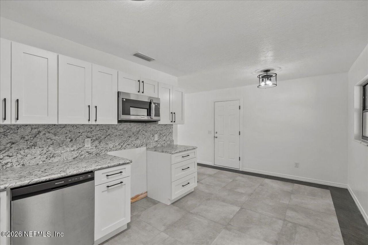 109 Ivey Road, San Mateo, FL 32187 Photo