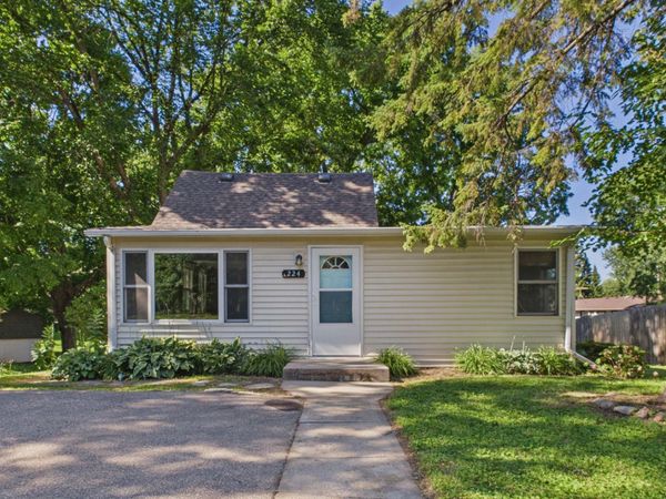 224 W 78th Street , Chanhassen, MN 55317