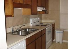4749 Linfield Lane photo 4