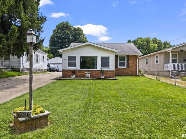 1726 E Stanford Street, Springfield, IL 62703