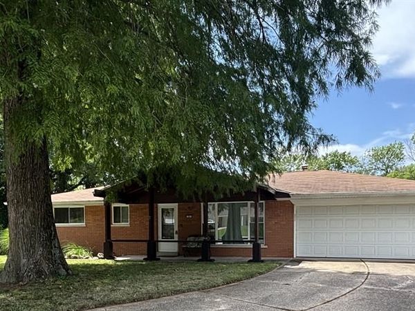 25 Willowbrook Drive, Belleville, IL 62226