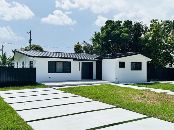 430 SW 100th Ave , Sweetwater, FL 33174