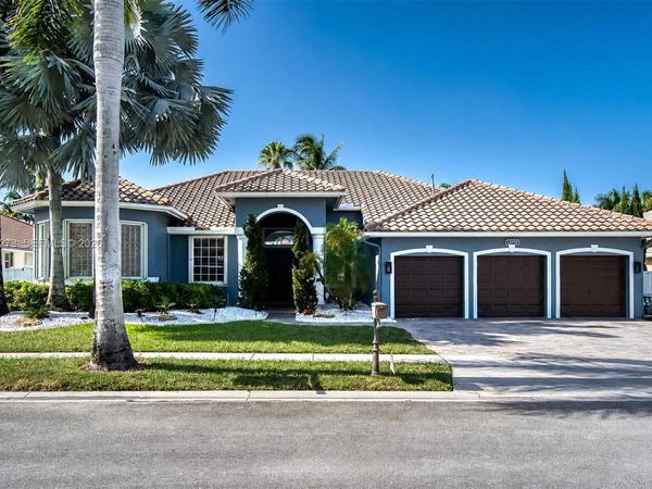 13755 NW 18th Ct, Pembroke Pines, FL 33028