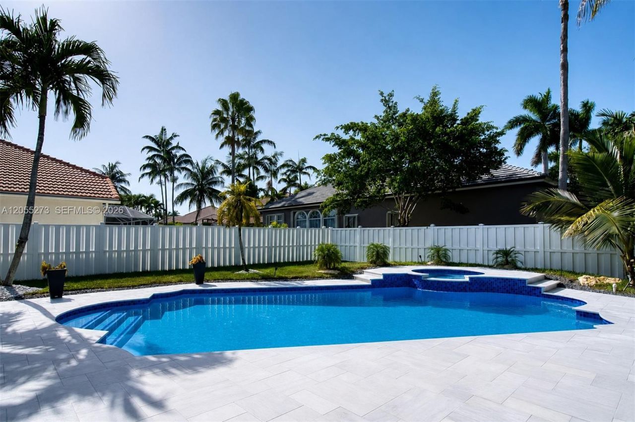 13755 NW 18th Ct, Pembroke Pines, FL 33028 Photo