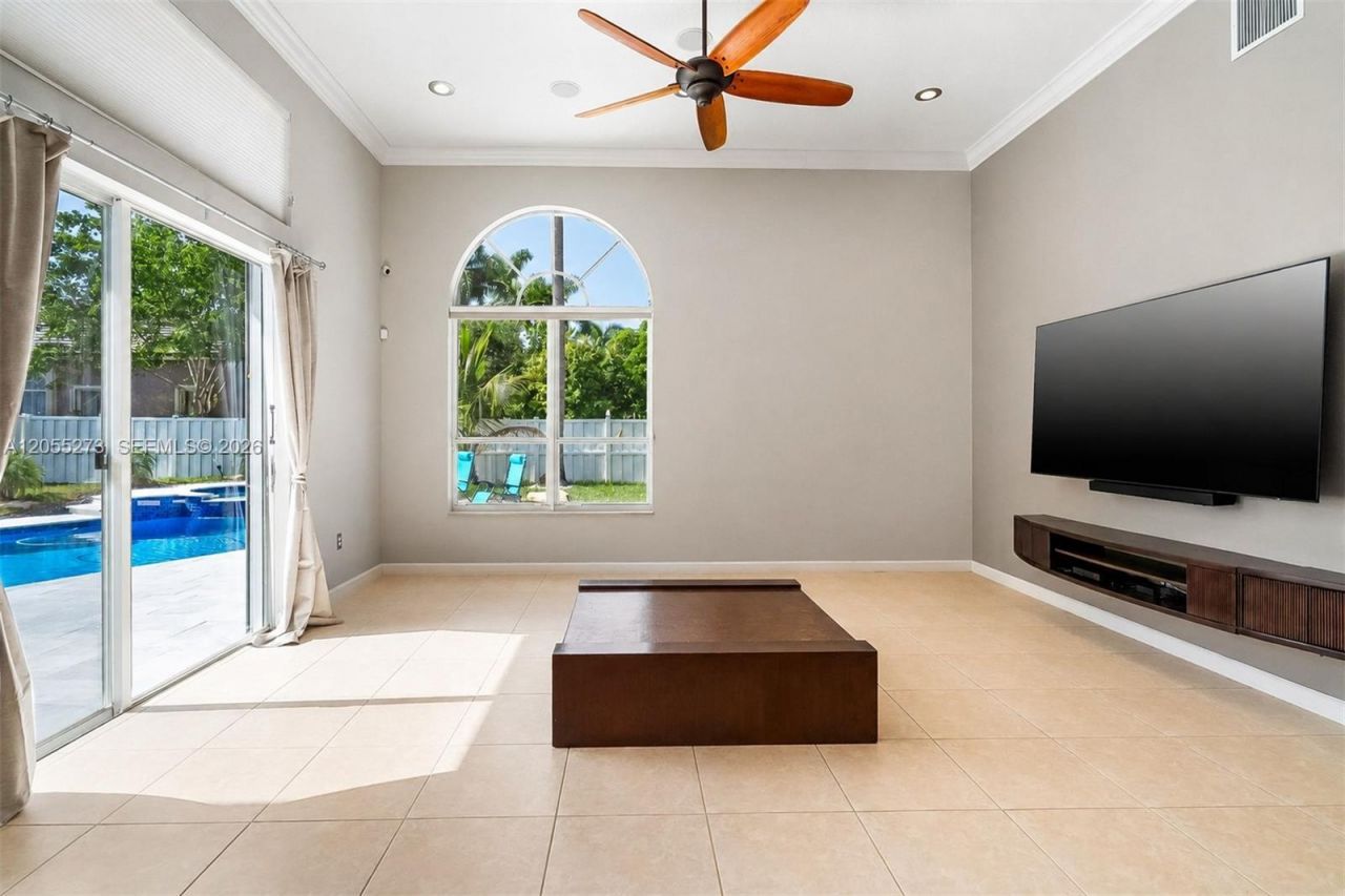 13755 NW 18th Ct, Pembroke Pines, FL 33028 Photo