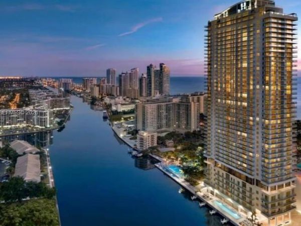 4010 S Ocean Dr , Unit R304, Hollywood, FL 33019