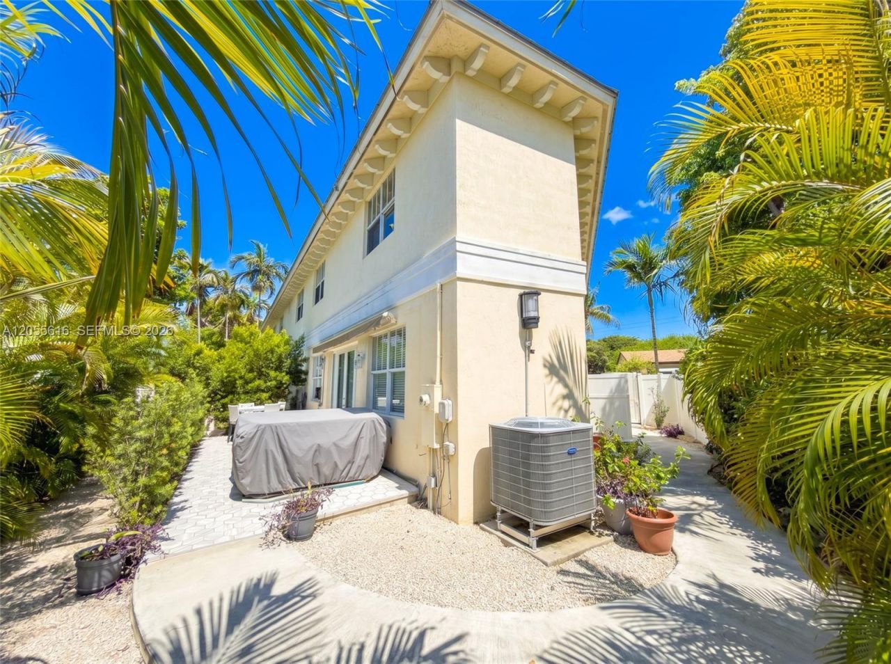 840 NE 14th Pl , Fort Lauderdale, FL 33304 Photo