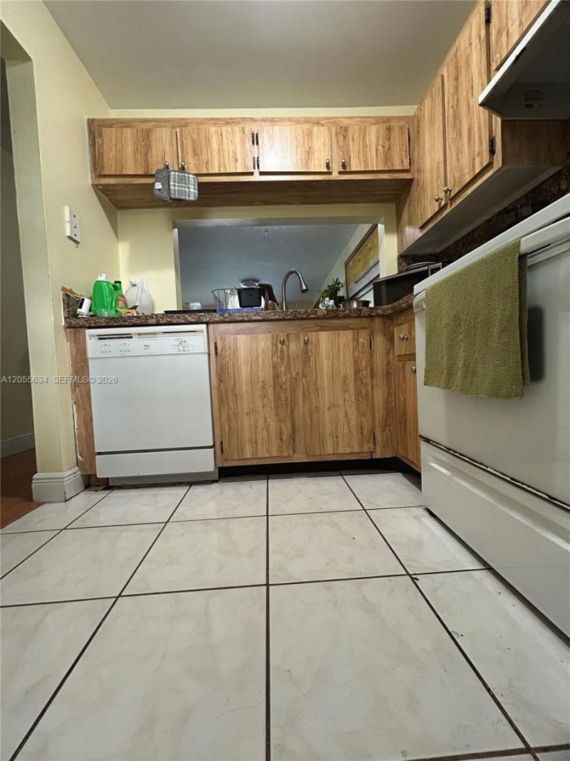 15710 E Waterside Cir , Unit 203, Sunrise, FL 33326 Photo