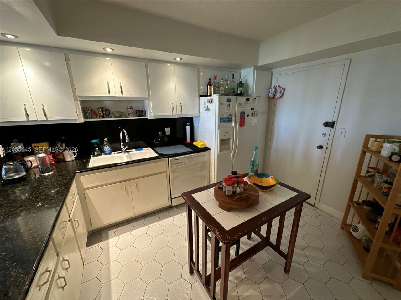 1301 NE Miami Gardens Dr, Unit 1403W, Miami, FL 33179 Photo