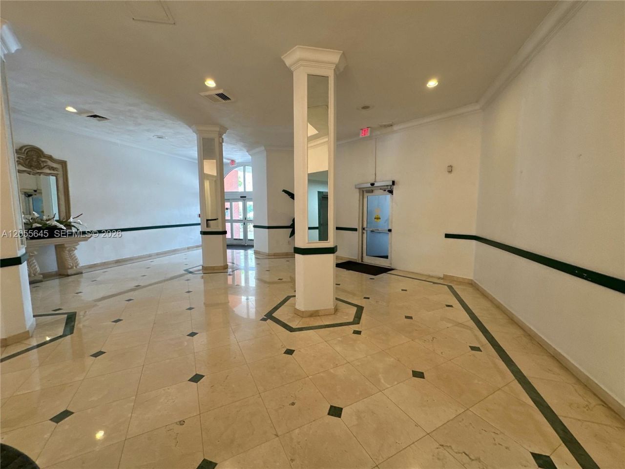 1301 NE Miami Gardens Dr, Unit 1403W, Miami, FL 33179 Photo