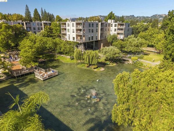 420 N Civic Dr , Unit 207, Walnut Creek, CA 94596