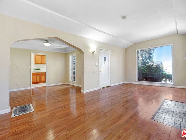 9136 S Harvard Boulevard , Los Angeles, CA 90047