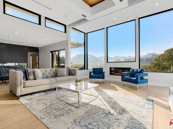 2515 Thames Street , Los Angeles, CA 90046