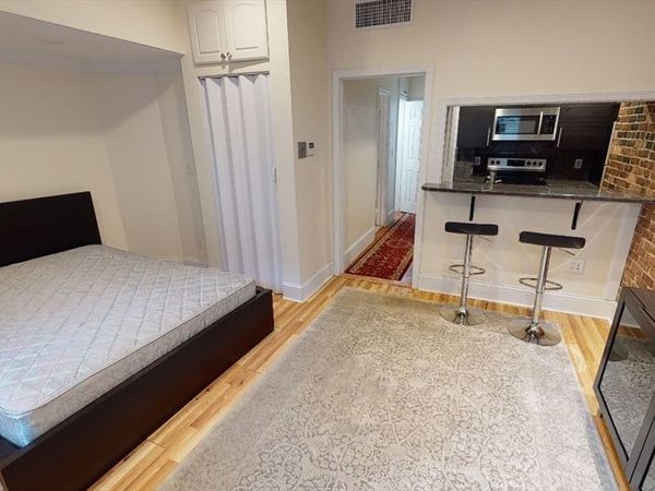 69 Babcock St, Unit 8, Brookline, MA 02446