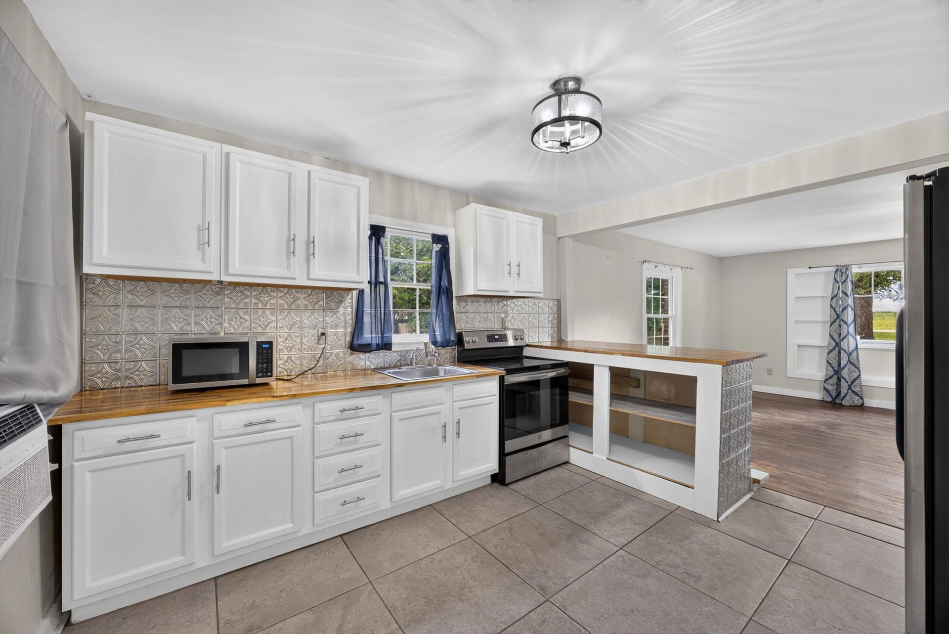 2699 Ninety 6 Road Photo 9