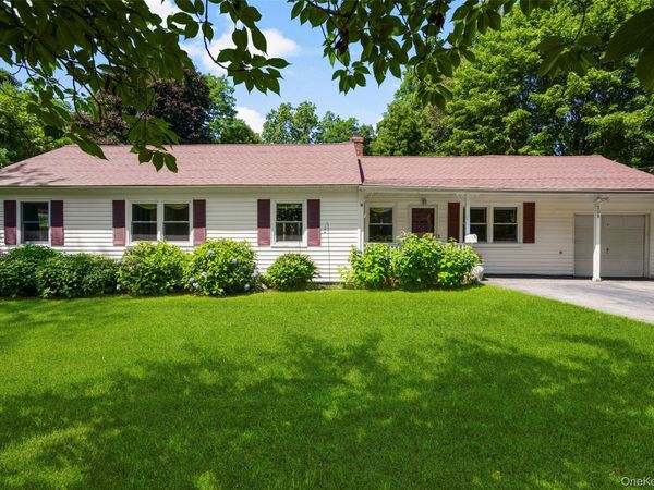 208 Woodhampton Drive, White Plains, NY 10603