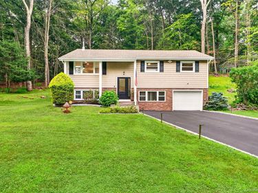 1193 Winding Court , Mohegan Lake, NY 10547