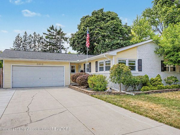 2602 Bedford Road, Lansing, MI 48911
