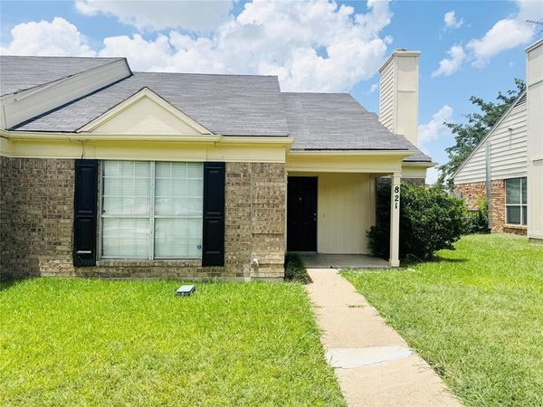 821 Denmark Drive, Mesquite, TX 75149