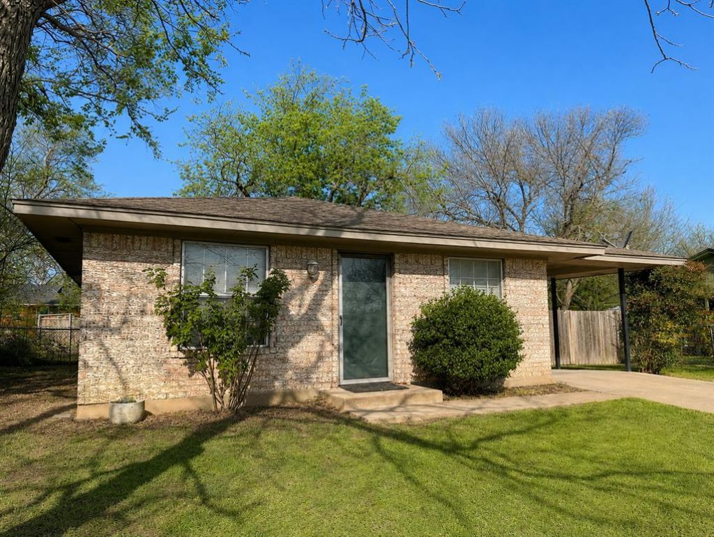 915 N 7th Street , Sanger, TX 76266 Main Photo
