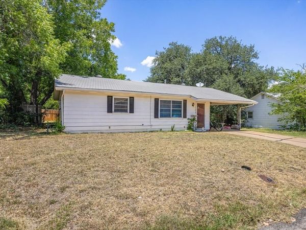 765 W Park Street , Stephenville, TX 76401