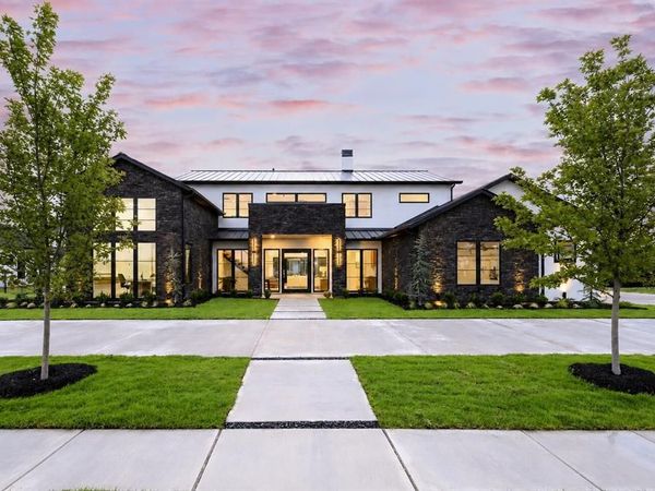 327 Longview Place , Heath, TX 75032