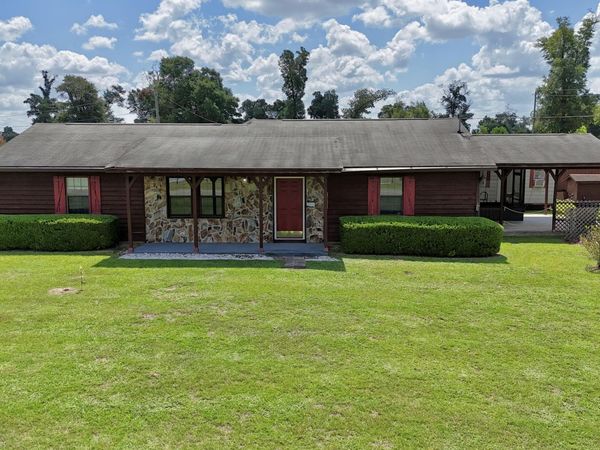 2772 Appalachee Trail , Marianna, FL 32446