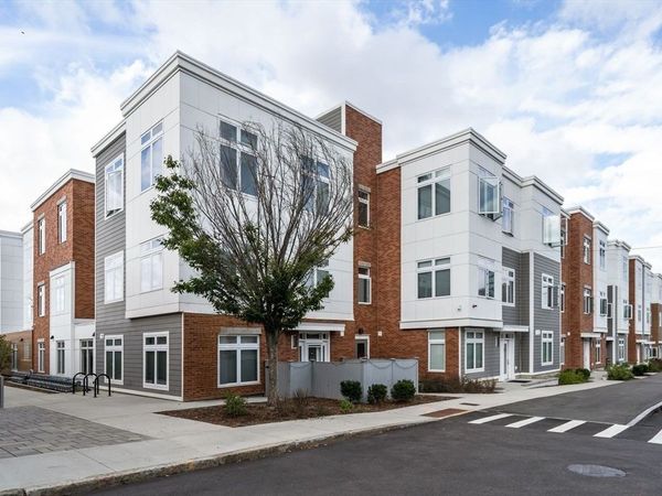 60 Cross St E, Unit 105, Somerville, MA 02145