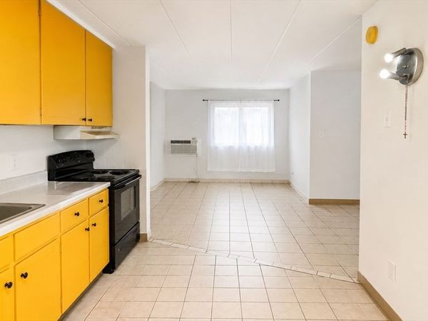 126 Beaver St, Unit 4, Framingham, MA 01702