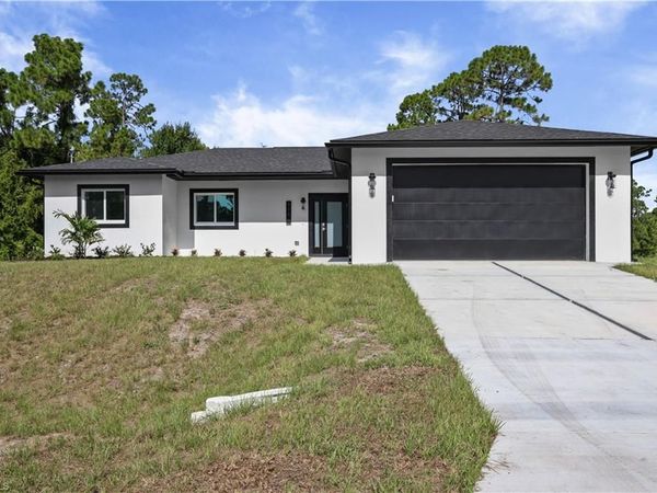 828 Genoa AVE S, LEHIGH ACRES, FL 33974