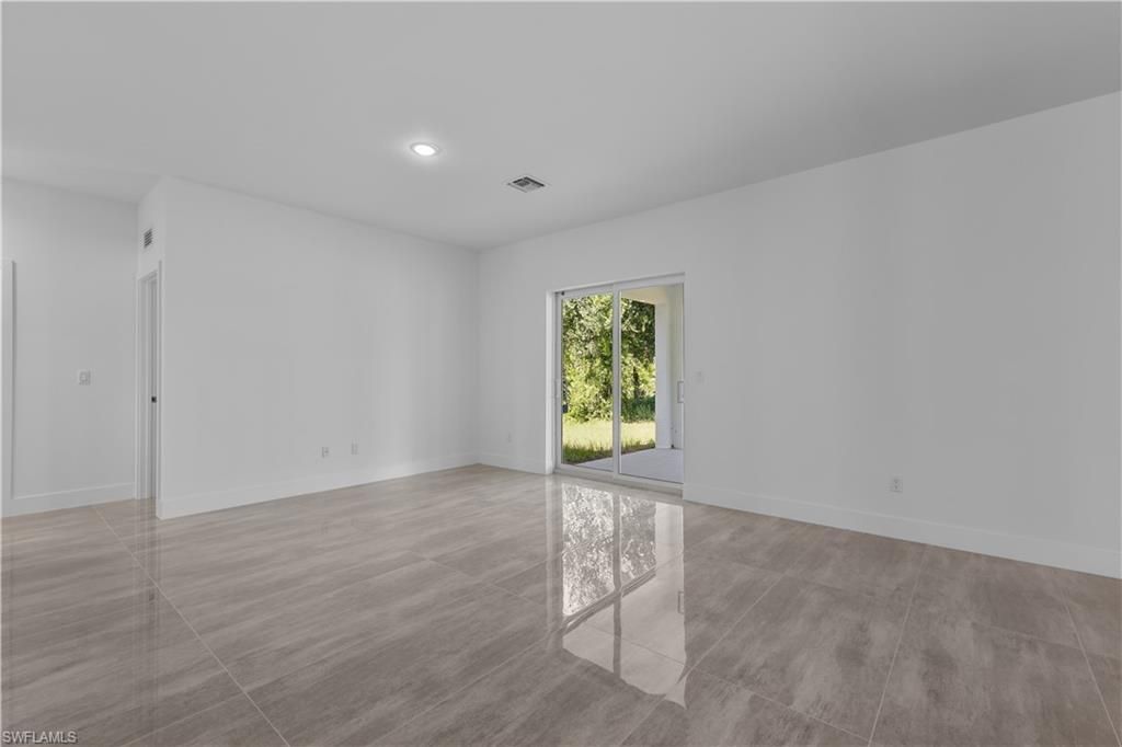 828 Genoa Ave S, Lehigh Acres, FL 33974 Photo