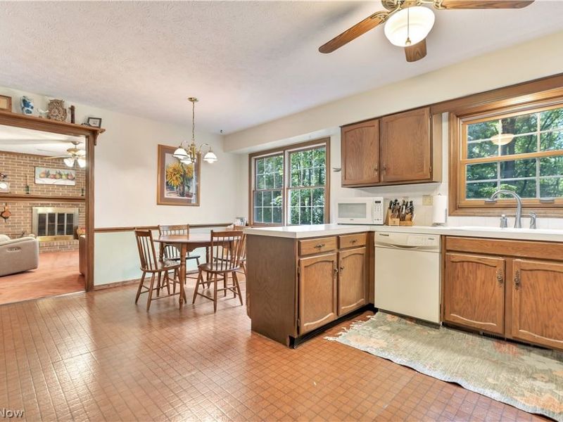 509 Park Ridge Drive, Munroe Falls, OH 44262 Photo 9