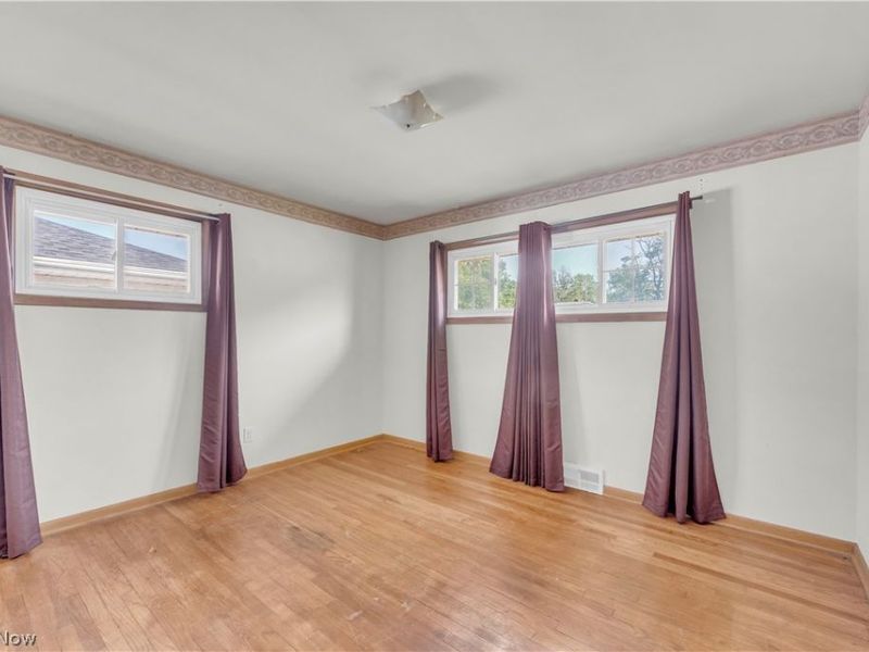 9560 Reichert Road, Parma, OH 44130 Photo 12