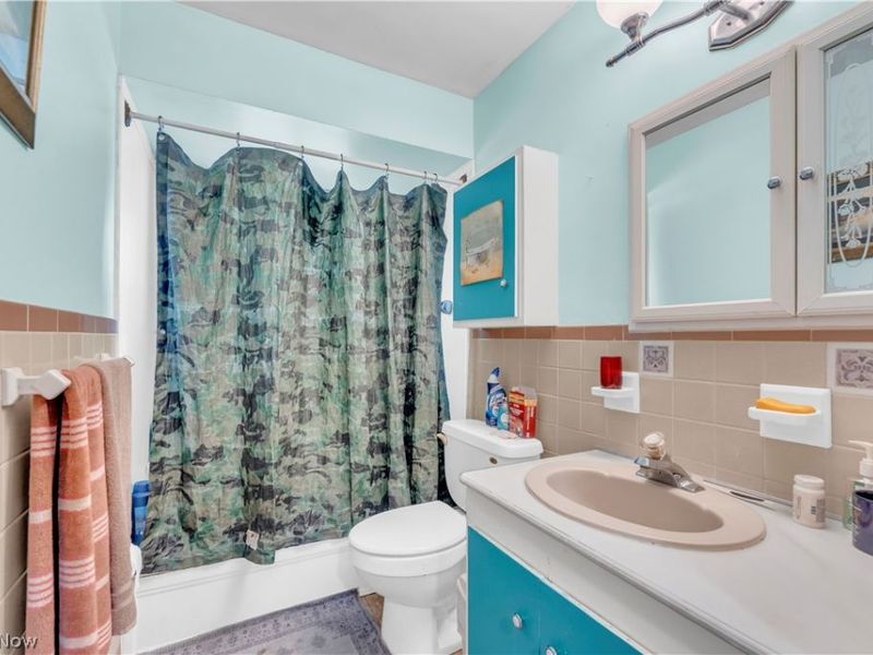 9560 Reichert Road, Parma, OH 44130 Photo 16