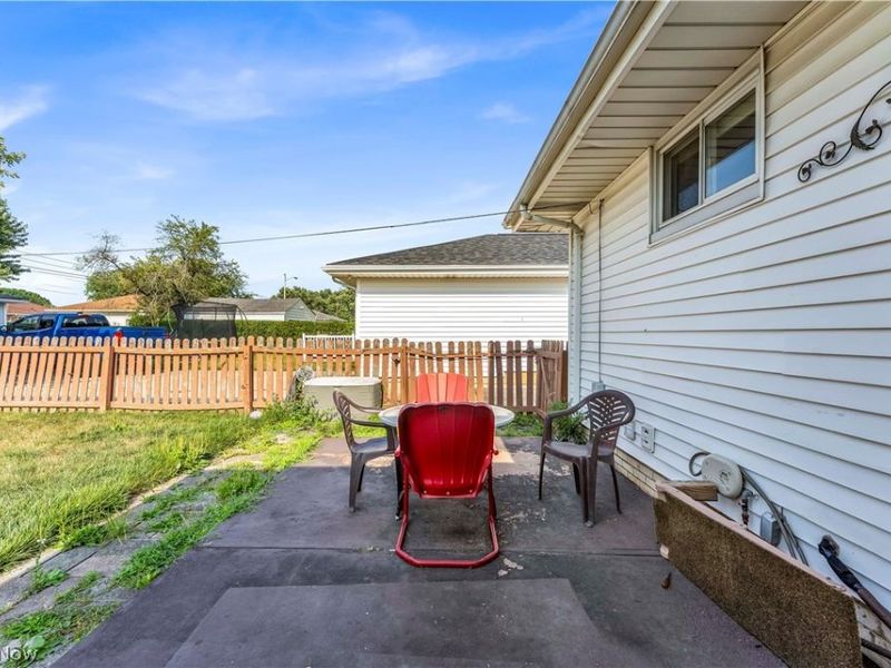 9560 Reichert Road, Parma, OH 44130 Photo 28