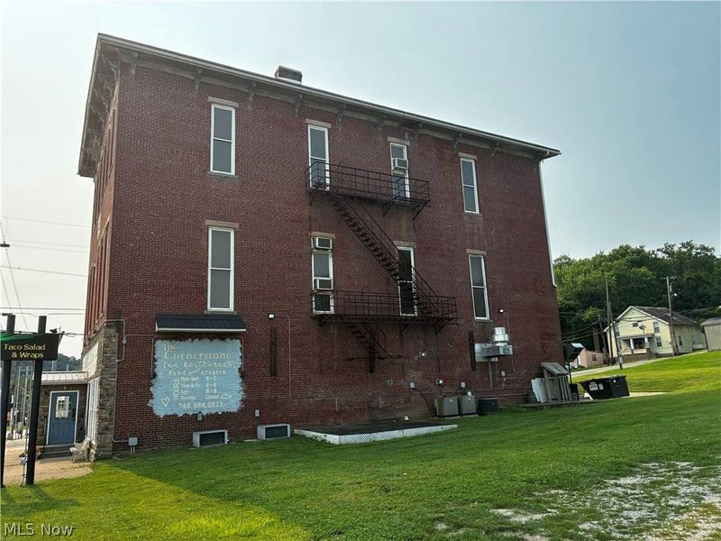201 Fifth St, Beverly, OH 45715 Photo 3
