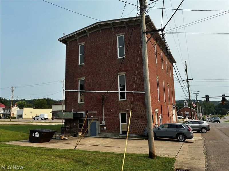 201 Fifth St, Beverly, OH 45715 Photo 5