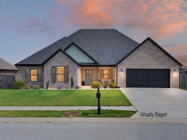 1184 Giulia Avenue , Tontitown, AR 72762